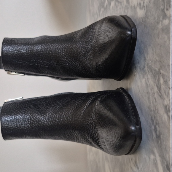 Everlane Black Ankle Boots - Picture 4 of 11